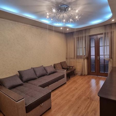 Cosy Appartment Tashkent Bagian luar foto